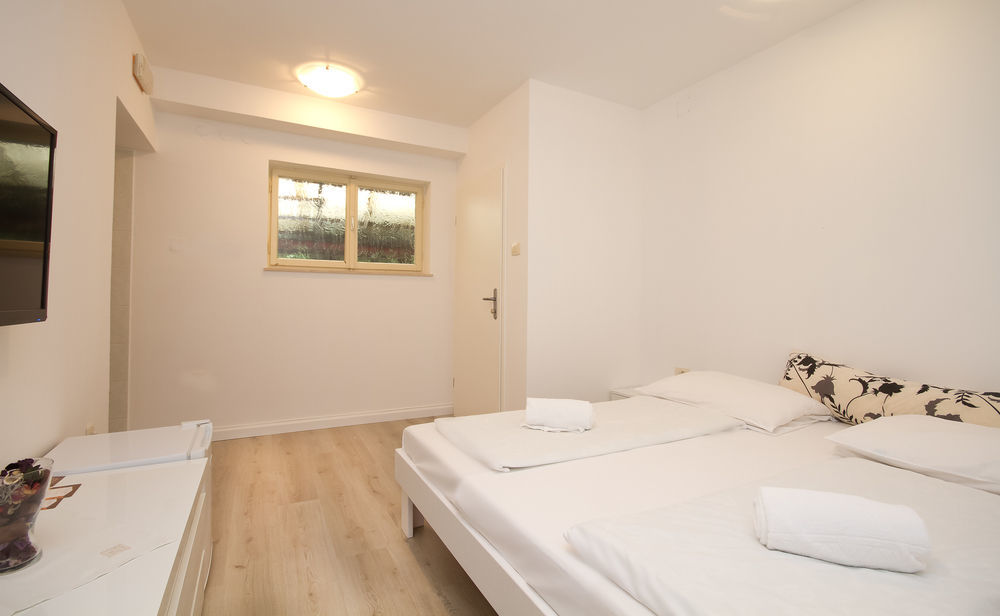 Forgotten Garden Apartments Portoroz Ngoại thất bức ảnh